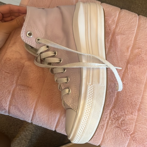 Lavender Converse BARELY WORN Platform - Picture 7 of 7